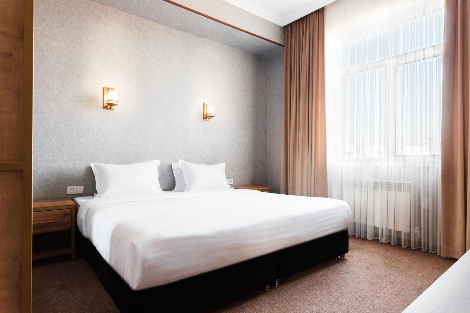 Western Suites Hotel Tashkent Exterior photo